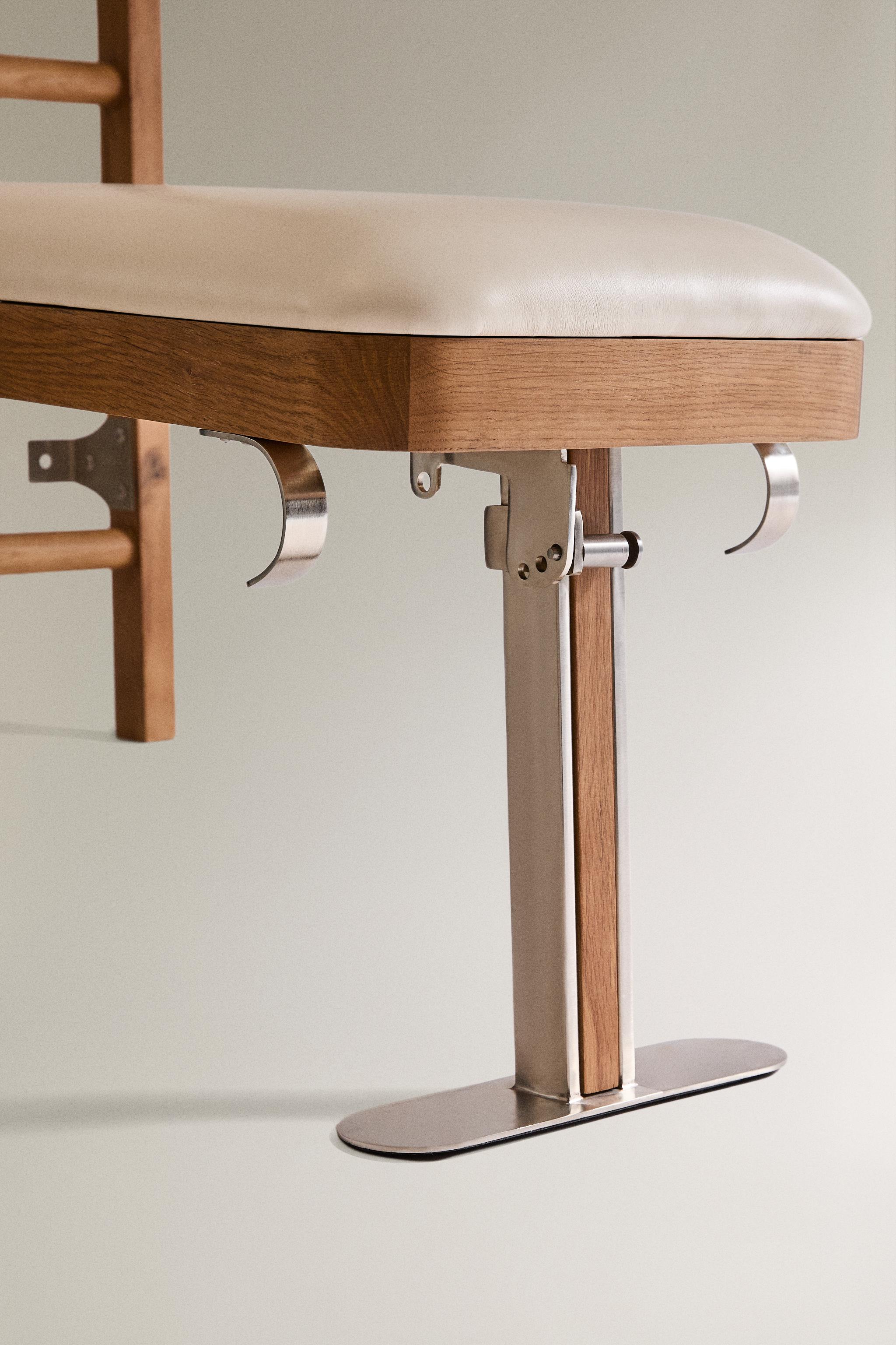 ADJUSTABLE LEATHER LADDER BENCH